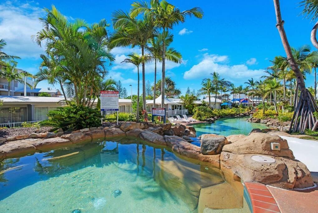 Alex Heads Beachfront Resort King Bed Studio Room Alexandra Headland Extérieur photo